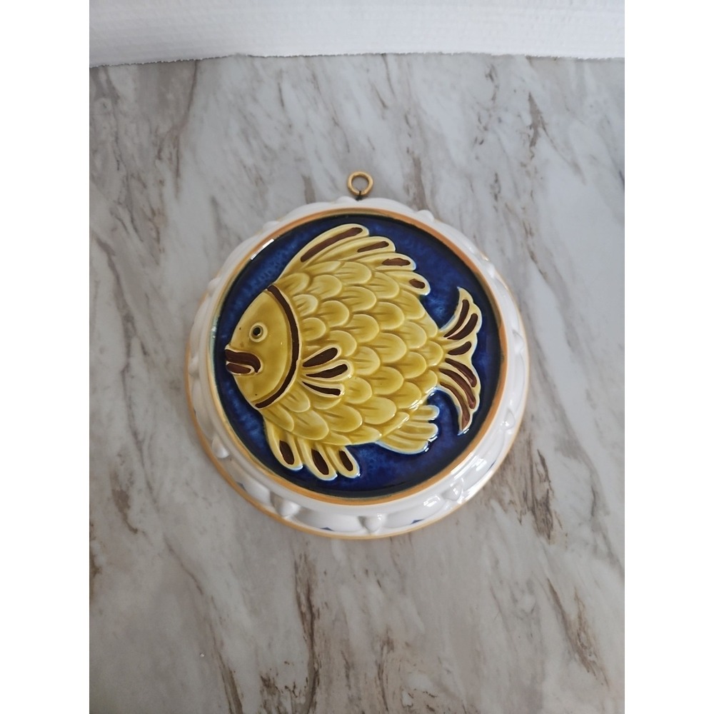 Vintage Round Fish Design Mold Glazed Ceramic Wall Hanging Japan 8 1/2 Inch
